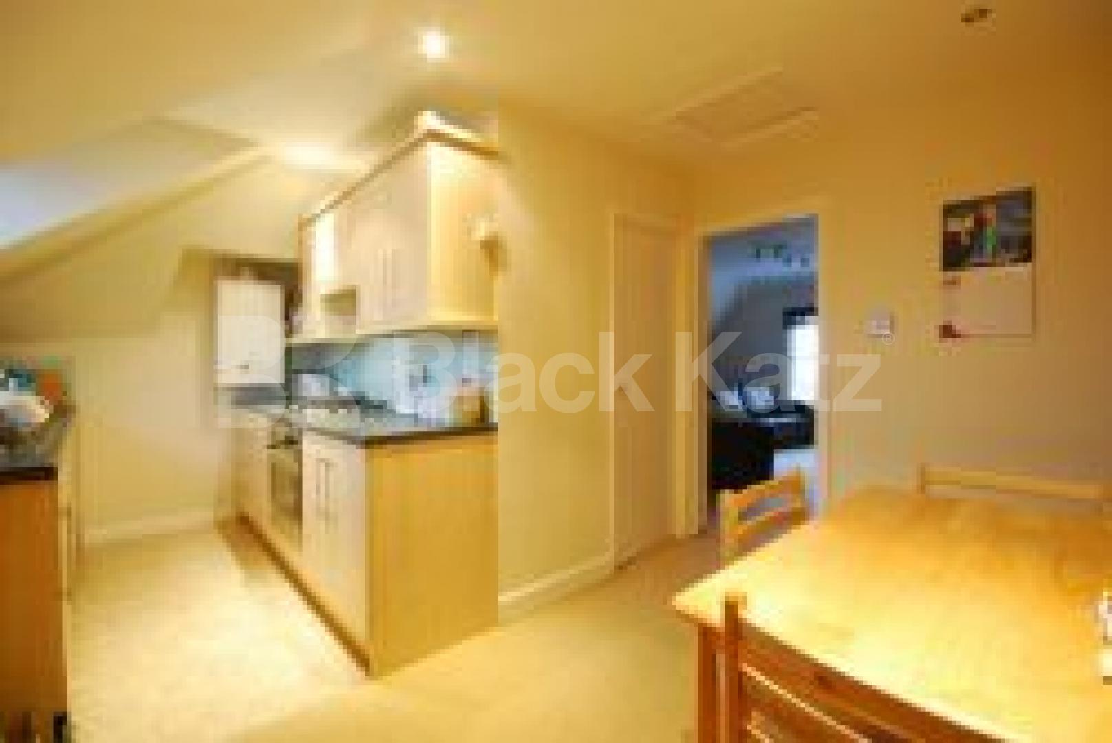 			3 Bedroom, 1 bath, 1 reception Flat			 Ferme Park Road, CROUCH END